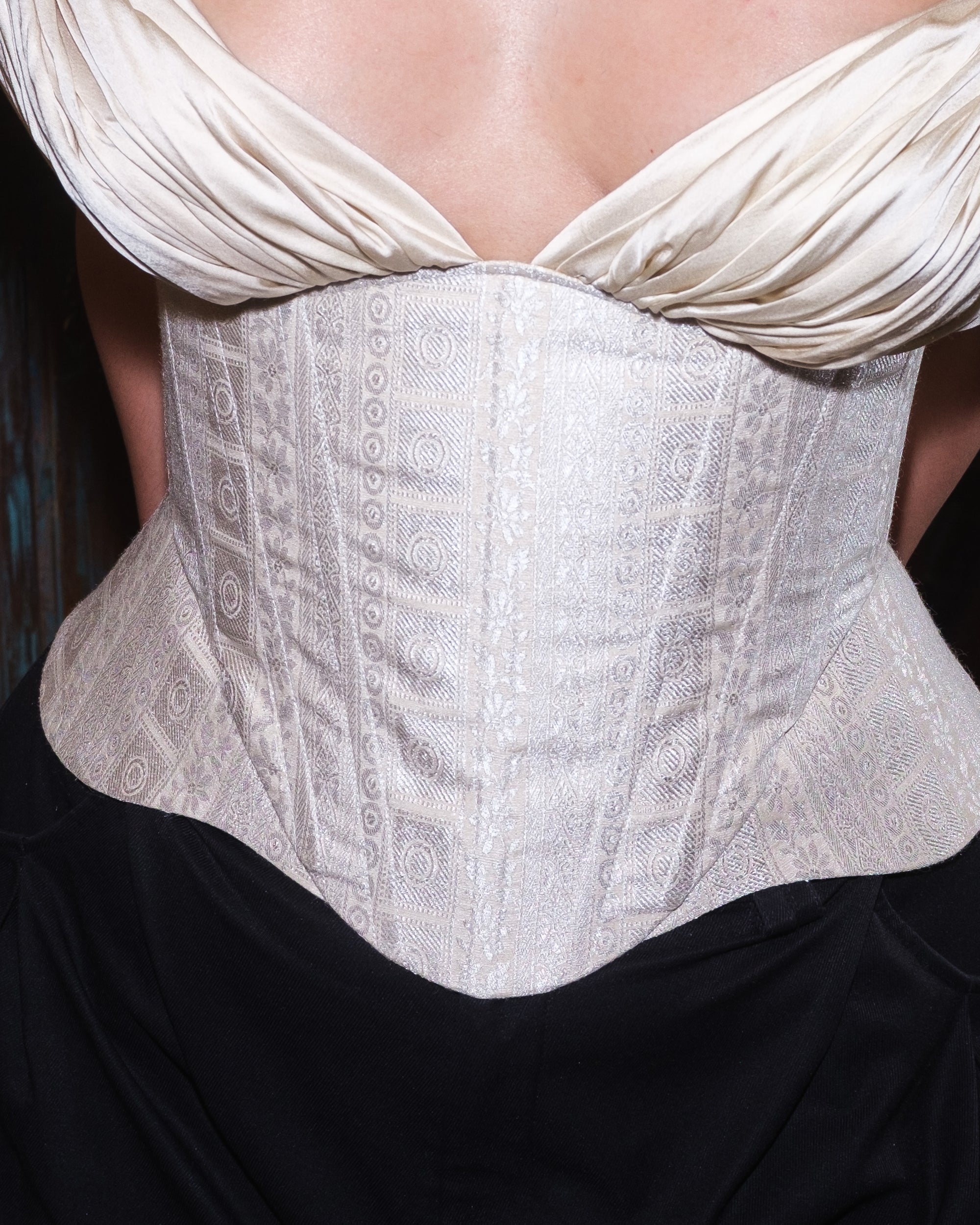 Hamsini corset