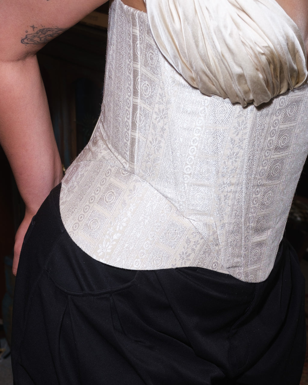 Hamsini corset